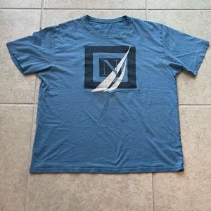 Large men’s nautica blue logo tee shirt